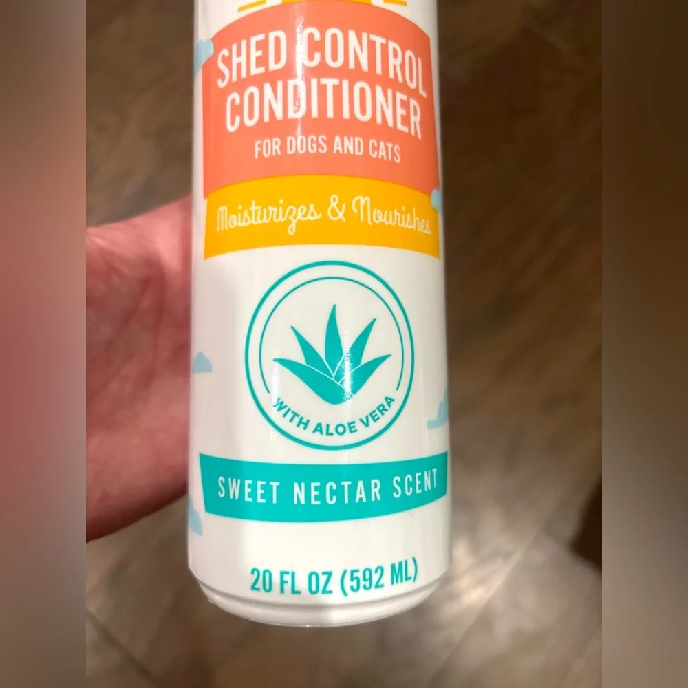 Frisco Dog & Cat Pet Shed Control Shampoo W/ Aloe Vera Sweet Nectar Scent 20 Oz